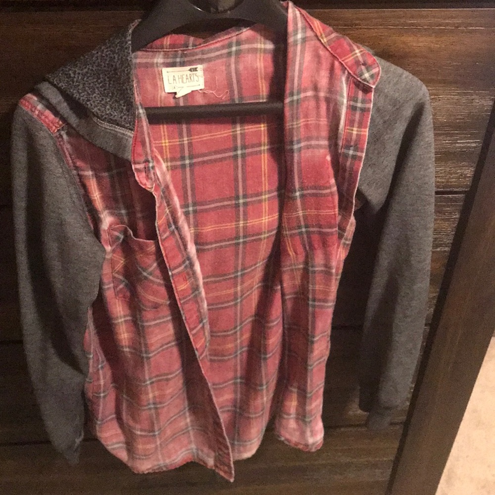 Flannels - Picture 3 of 7
